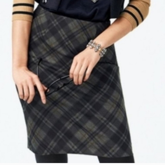 CAbi Dresses & Skirts - NWT Cabi Simone Plaid Women's Skirt